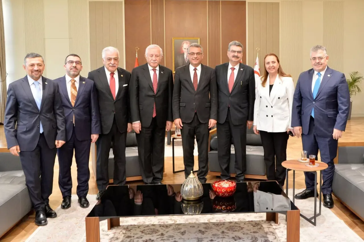 KKTC'nin 42. Kuruluş Yıldönümünde İki Egemen Devlet Vurgusu KKTC'nin 42. Kuruluş Yıldönümünde İki Egemen Devlet Vurgusu