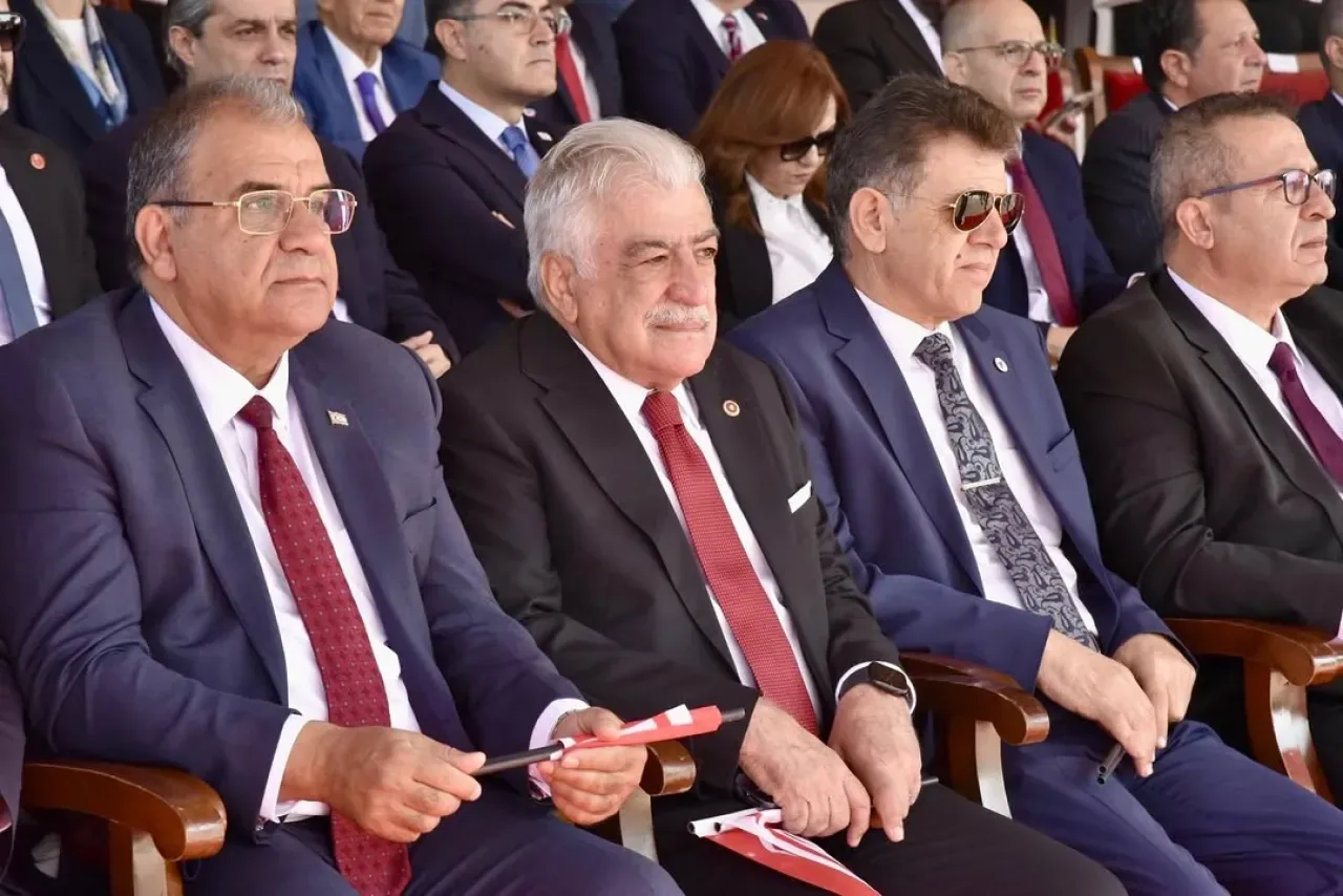 KKTC'nin 42. Kuruluş Yıldönümü Kutlandı KKTC'nin 42. Kuruluş Yıldönümü Kutlandı