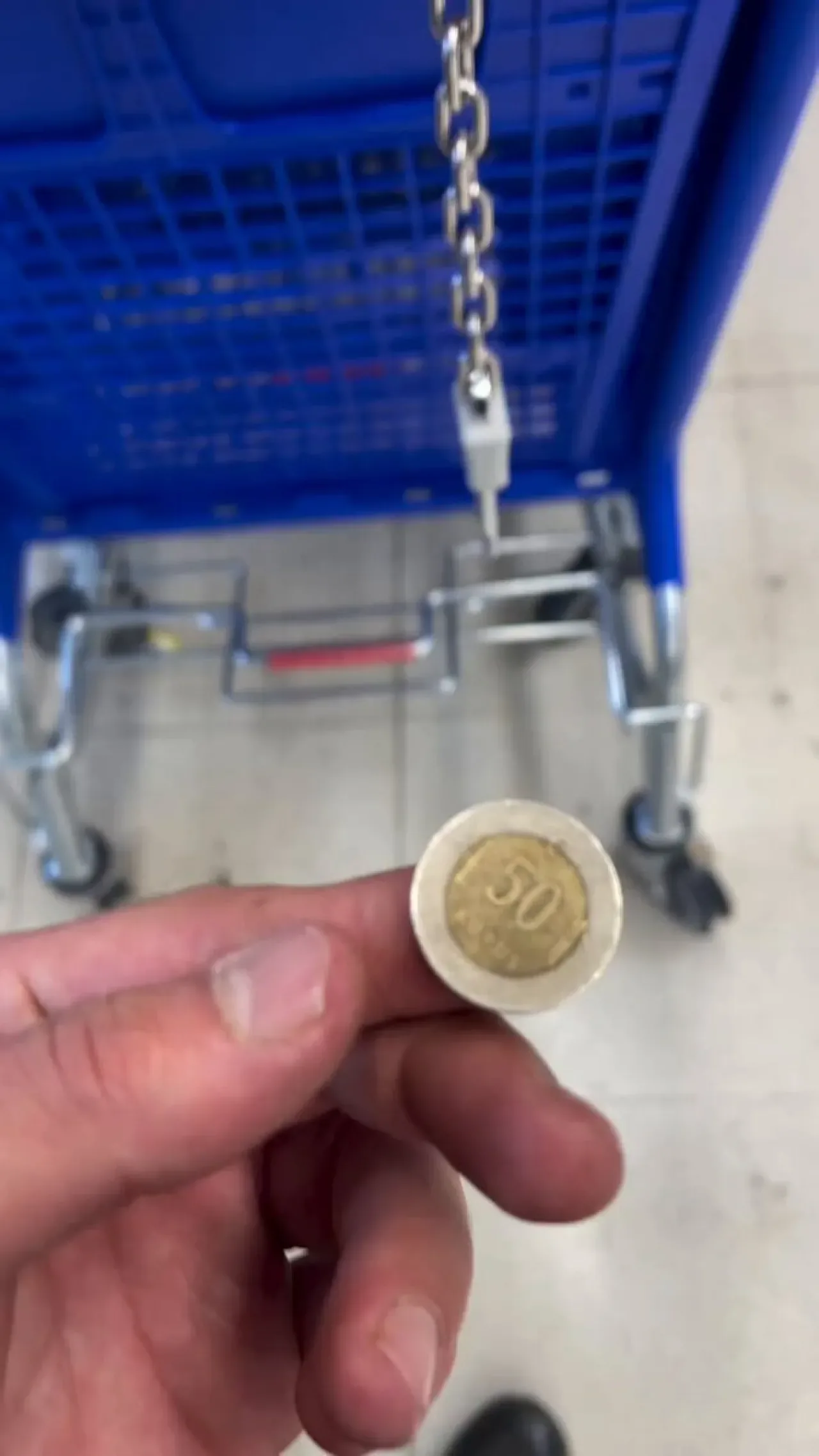 İspanya'da Market Arabası Kullanımı İçin 50 Cent Zorunluluğu Sosyal Medyada Tartışma Yarattı İspanya'da Market Arabası Kullanımı İçin 50 Cent Zorunluluğu Sosyal Medyada Tartışma Yarattı