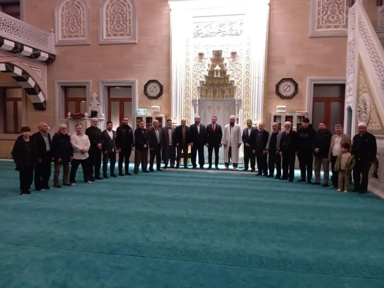 Saadet Partisi Başkanları Sabah Namazında Buluştu Saadet Partisi Başkanları Sabah Namazında Buluştu