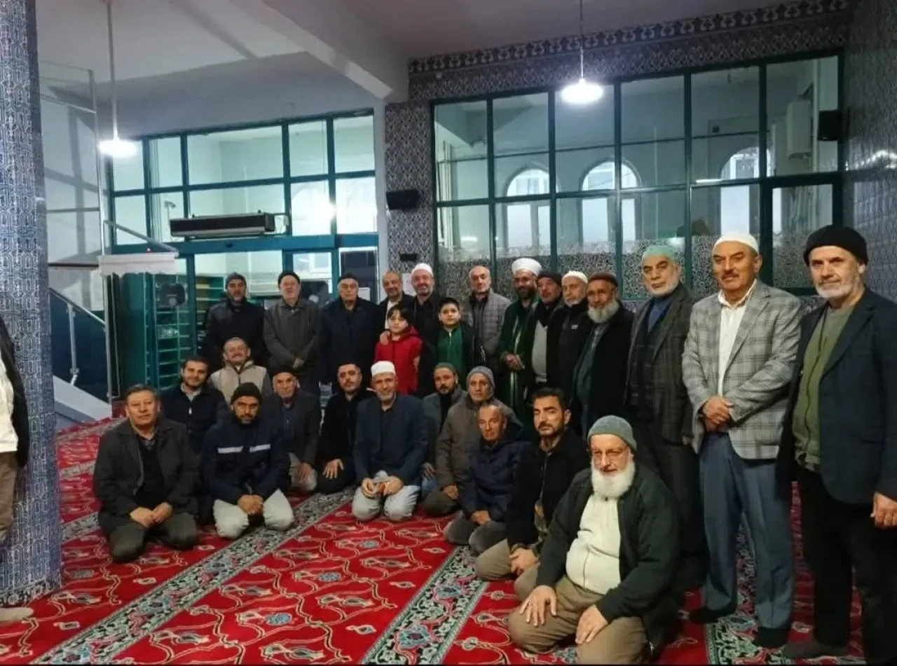 Polatlı'da Hacı Yusuf Camii'nde Sabah Namazı Buluşması Gerçekleştirildi Polatlı'da Hacı Yusuf Camii'nde Sabah Namazı Buluşması Gerçekleştirildi