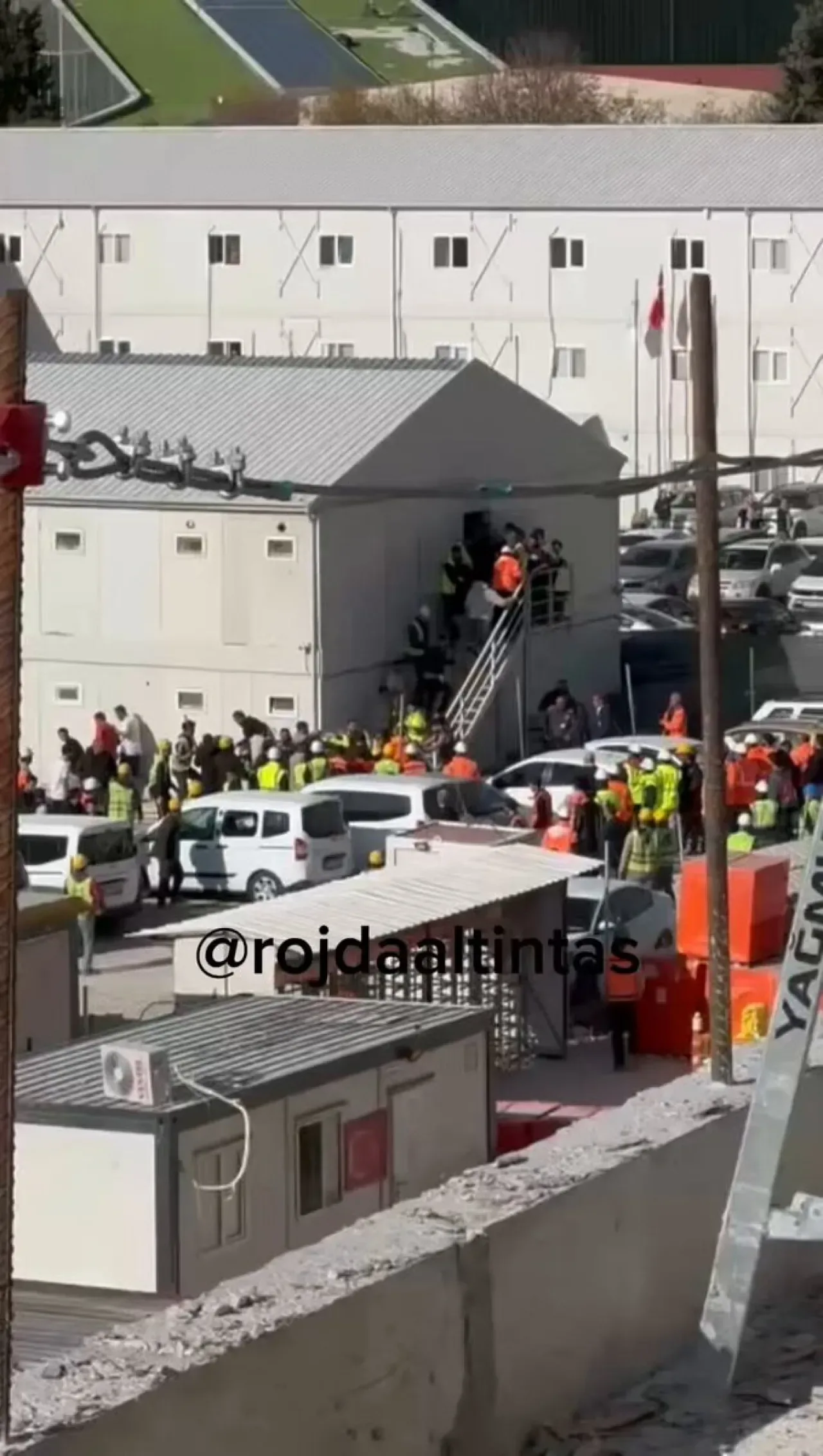 Ankara'daki Yeni Adliye Binası İnşaatında İşçiler Arasında Arbede Yaşandı Ankara'daki Yeni Adliye Binası İnşaatında İşçiler Arasında Arbede Yaşandı