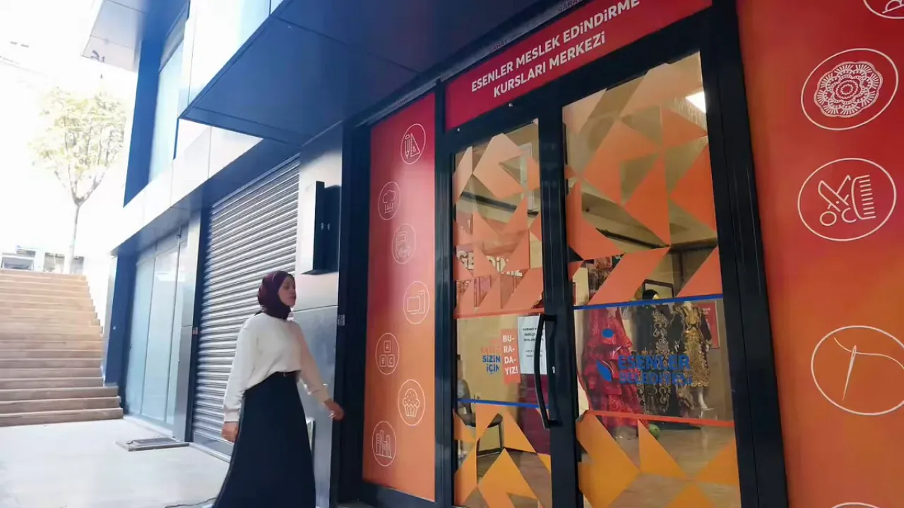 Esenler Belediyesi, EKPSS'ye Hazırlanan Adaylara Ücretsiz Eğitim Desteği Sunuyor Esenler Belediyesi, EKPSS'ye Hazırlanan Adaylara Ücretsiz Eğitim Desteği Sunuyor
