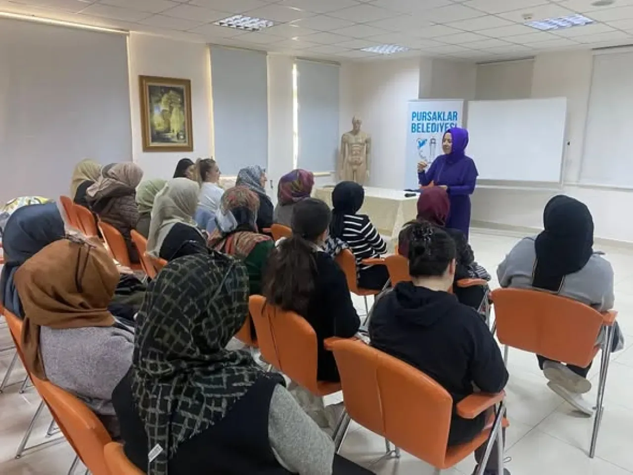 Pursaklar Belediyesi'nde Nefes ve Mutluluk Semineri Pursaklar Belediyesi'nde Nefes ve Mutluluk Semineri