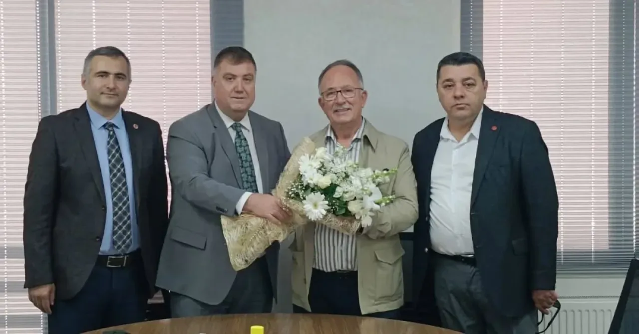 Saadet Partisi'nden Şoförler ve Otomobilciler Esnaf Odası'na Ziyaret Saadet Partisi'nden Şoförler ve Otomobilciler Esnaf Odası'na Ziyaret