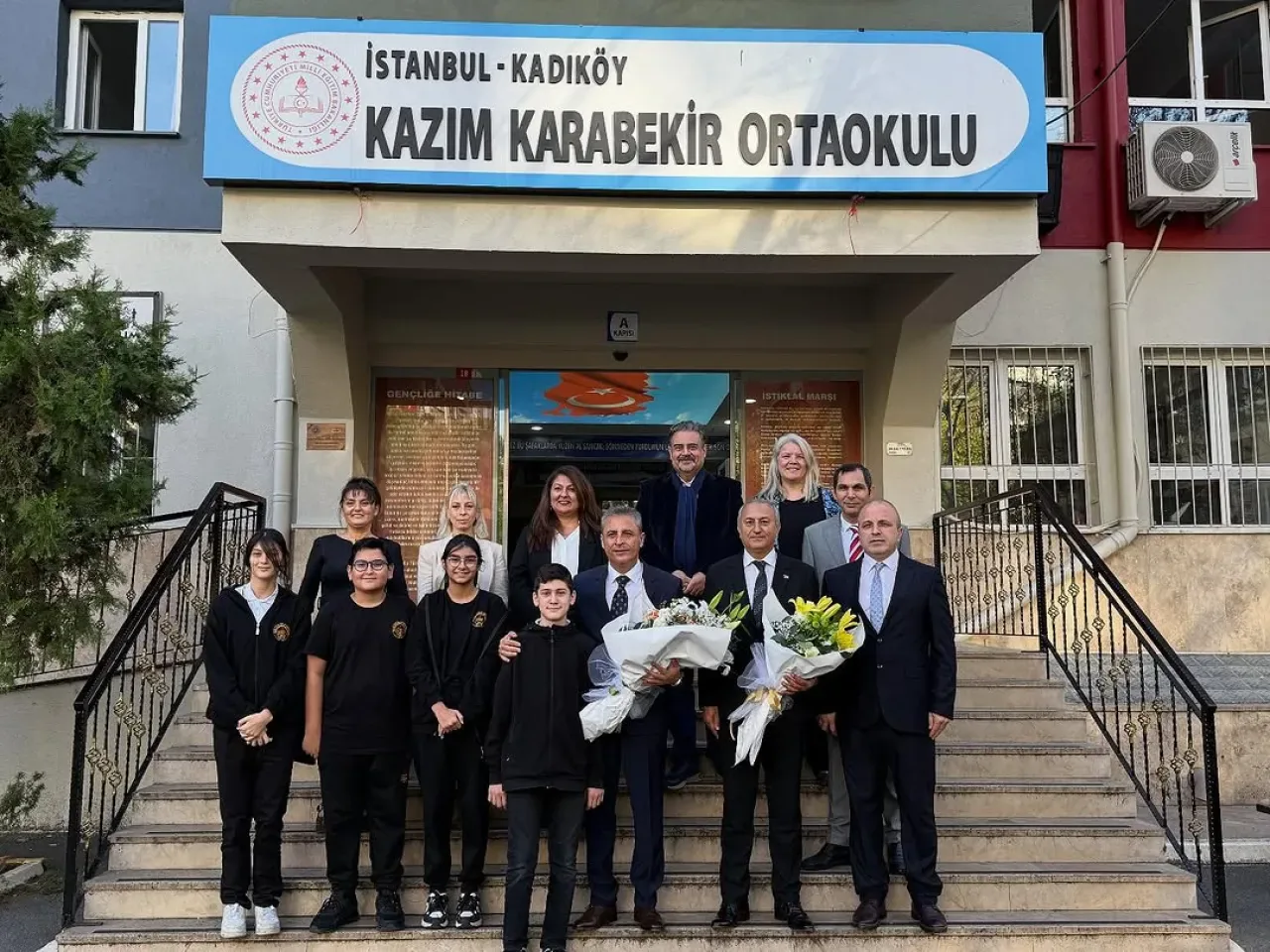 Kadıköy Kaymakamı Pamuk, Okul Ziyaretleri Kapsamında Kazım Karabekir Ortaokulu'nu Ziyaret Etti Kadıköy Kaymakamı Pamuk, Okul Ziyaretleri Kapsamında Kazım Karabekir Ortaokulu'nu Ziyaret Etti