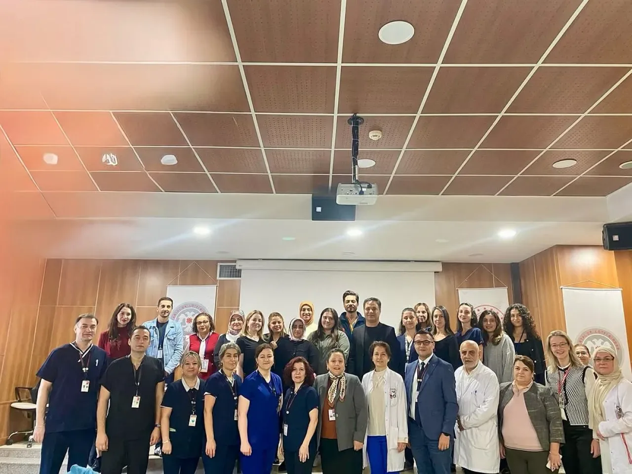 Kartal Şehir Hastanesi'nde Stoma ve Yara Bakım Hemşireliği Eğitimi Başladı Kartal Şehir Hastanesi'nde Stoma ve Yara Bakım Hemşireliği Eğitimi Başladı
