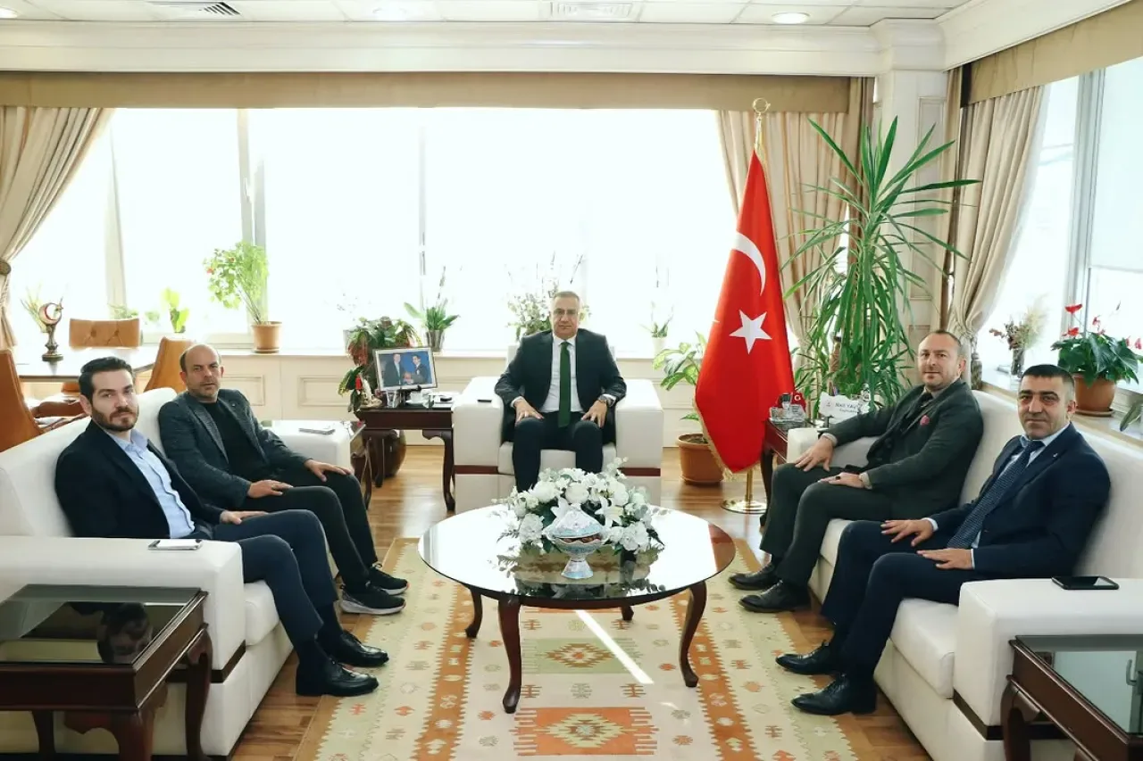 Sancaktepe Kaymakamlığı'nda Mahalle Muhtarları ve İş İnsanlarından Anlamlı Ziyaret Sancaktepe Kaymakamlığı'nda Mahalle Muhtarları ve İş İnsanlarından Anlamlı Ziyaret