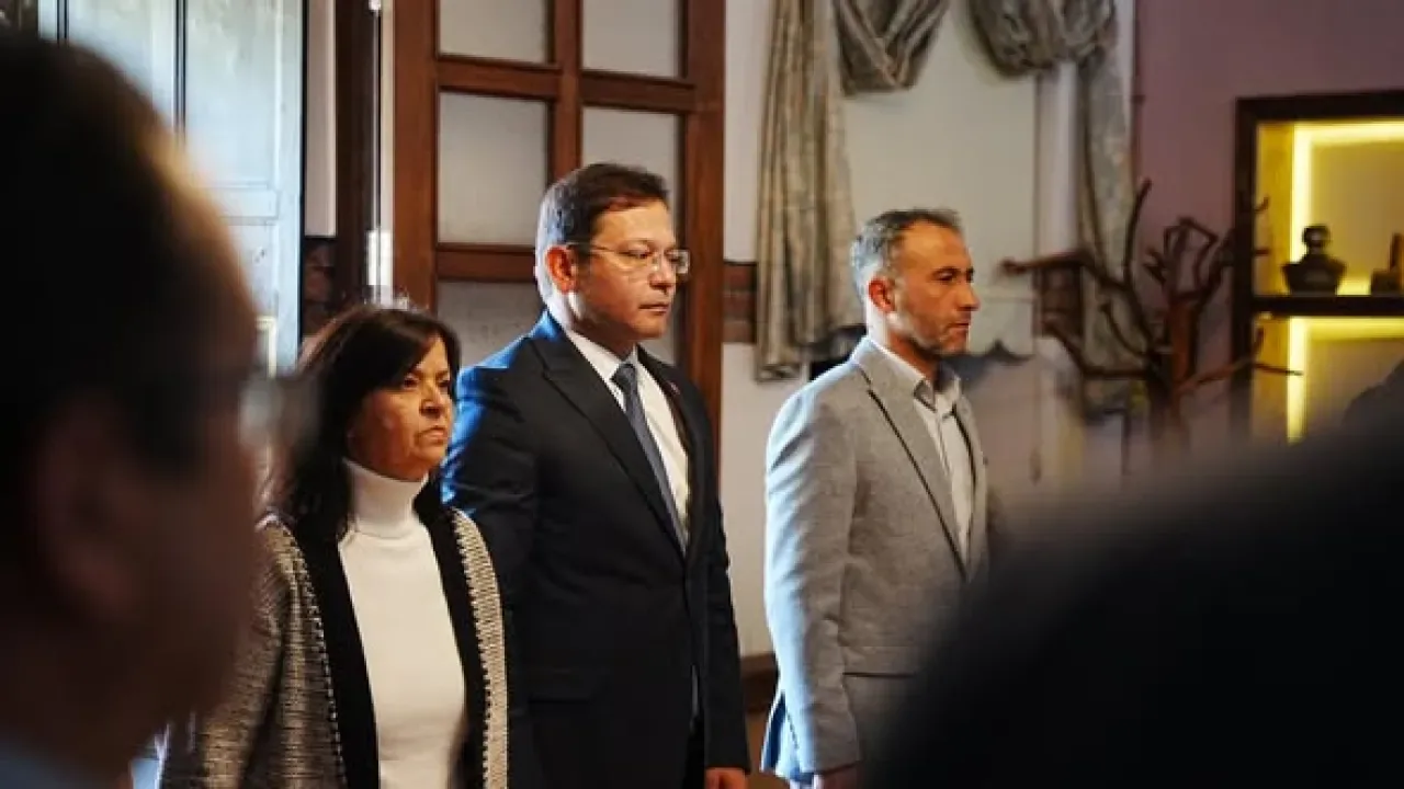 Sındırgı Belediyesi Kasım Ayı Olağanüstü Meclis Toplantısını Gerçekleştirdi Sındırgı Belediyesi Kasım Ayı Olağanüstü Meclis Toplantısını Gerçekleştirdi
