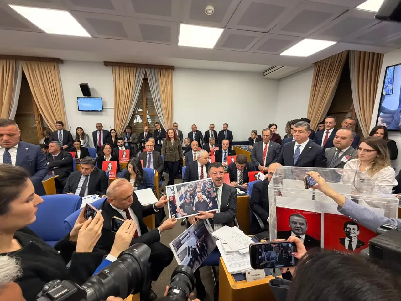 Gaziantep Milletvekili Melih Meriç'ten İçişleri Bakanlığı Bütçesi Hakkında Sert Eleştiriler Gaziantep Milletvekili Melih Meriç'ten İçişleri Bakanlığı Bütçesi Hakkında Sert Eleştiriler