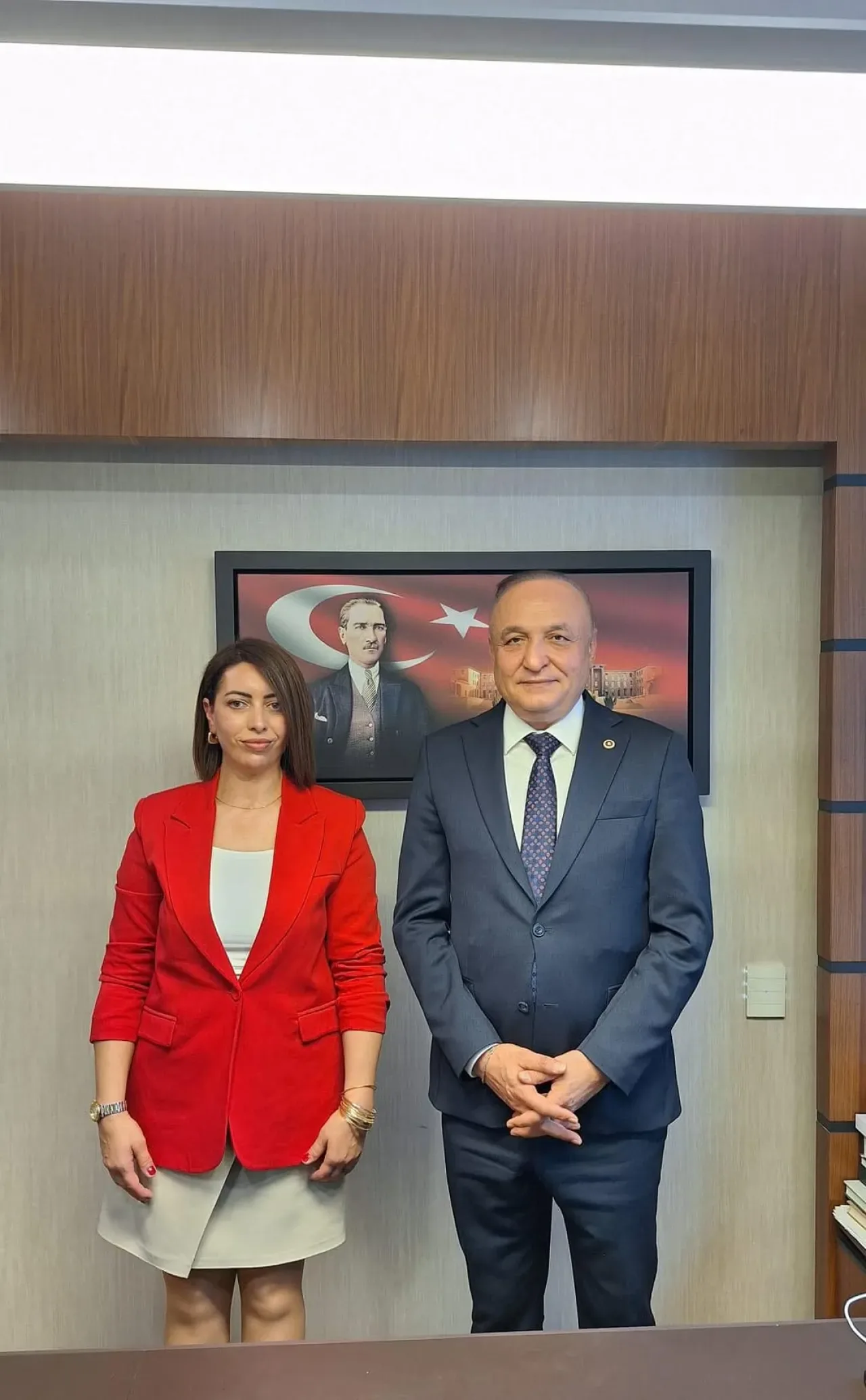 Melih Meriç, DİH DER Bolu Temsilcisi Sezen Kutlu'yu TBMM'de Ağırladı Melih Meriç, DİH DER Bolu Temsilcisi Sezen Kutlu'yu TBMM'de Ağırladı