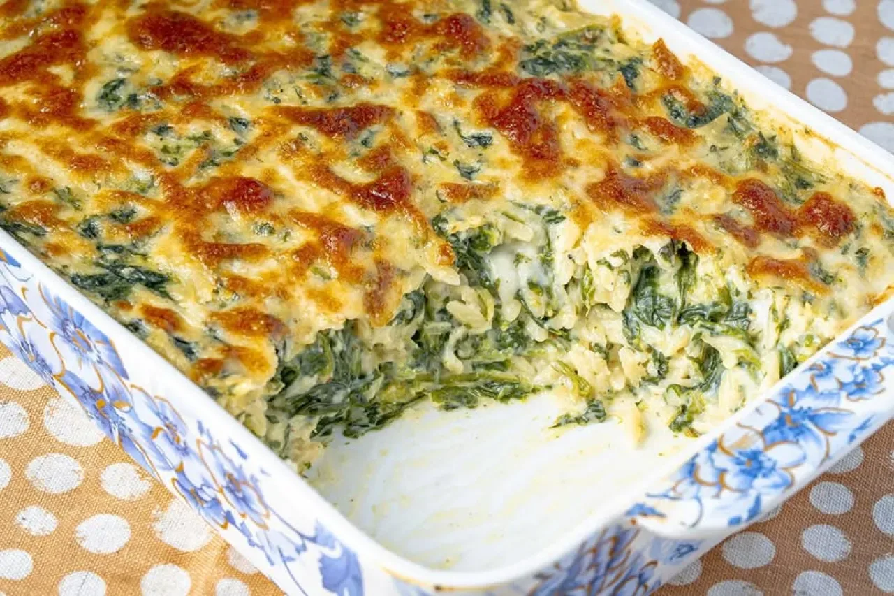 Beşamelli Kremalı Ispanaklı Şehriye Tarifi Beşamelli Kremalı Ispanaklı Şehriye Tarifi