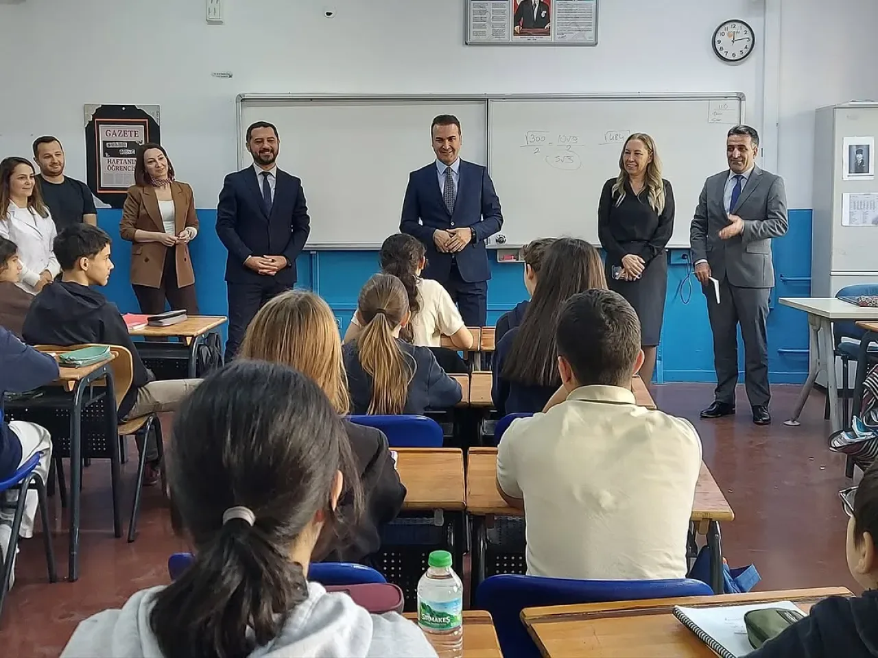 Esenyurt'tan Eğitimde Büyük Başarı: Zübeyde Hanım Ortaokulu LGS'de İki Türkiye Birincisi Çıkardı Esenyurt'tan Eğitimde Büyük Başarı: Zübeyde Hanım Ortaokulu LGS'de İki Türkiye Birincisi Çıkardı