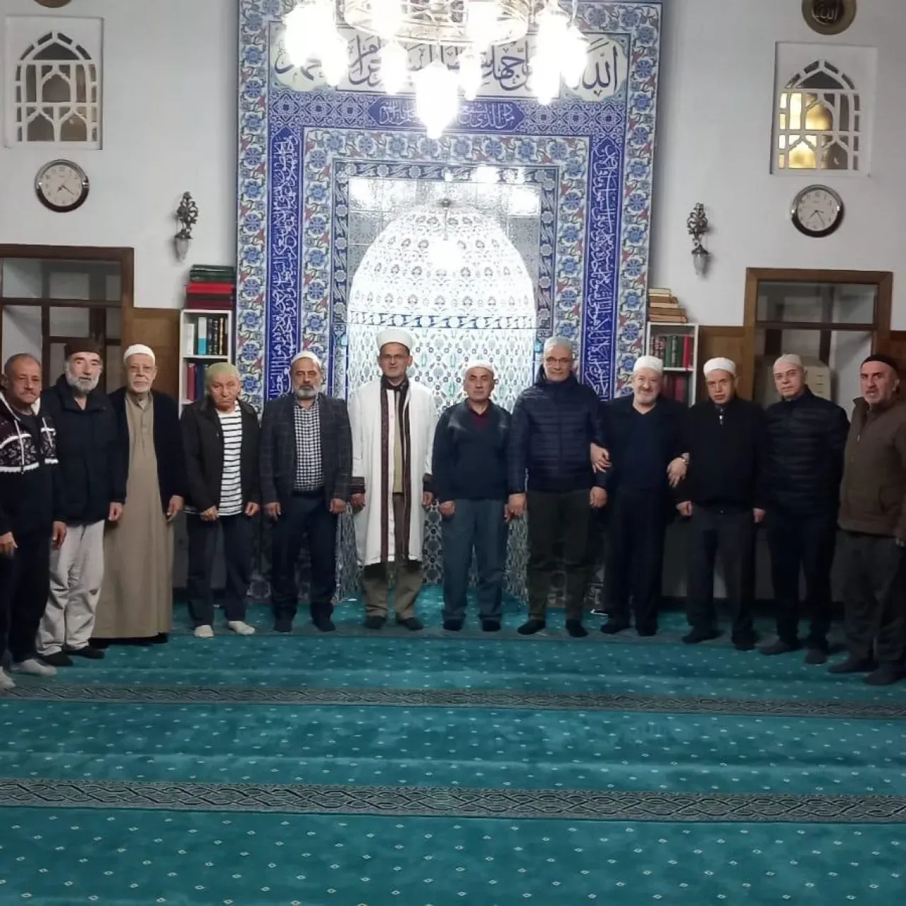 Altıparmak Grubu Sabah Buluşması Hoca Hasan Camii'nde Yoğun Katılımla Gerçekleşti Altıparmak Grubu Sabah Buluşması Hoca Hasan Camii'nde Yoğun Katılımla Gerçekleşti