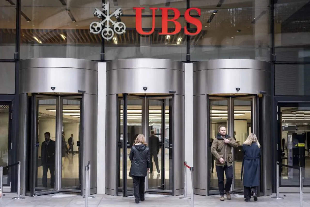 UBS Yönetim Kurulu Başkanı BESSENT'ın Bankayı ABD'ye Taşıma Konusundaki Görüşü UBS Yönetim Kurulu Başkanı BESSENT'ın Bankayı ABD'ye Taşıma Konusundaki Görüşü