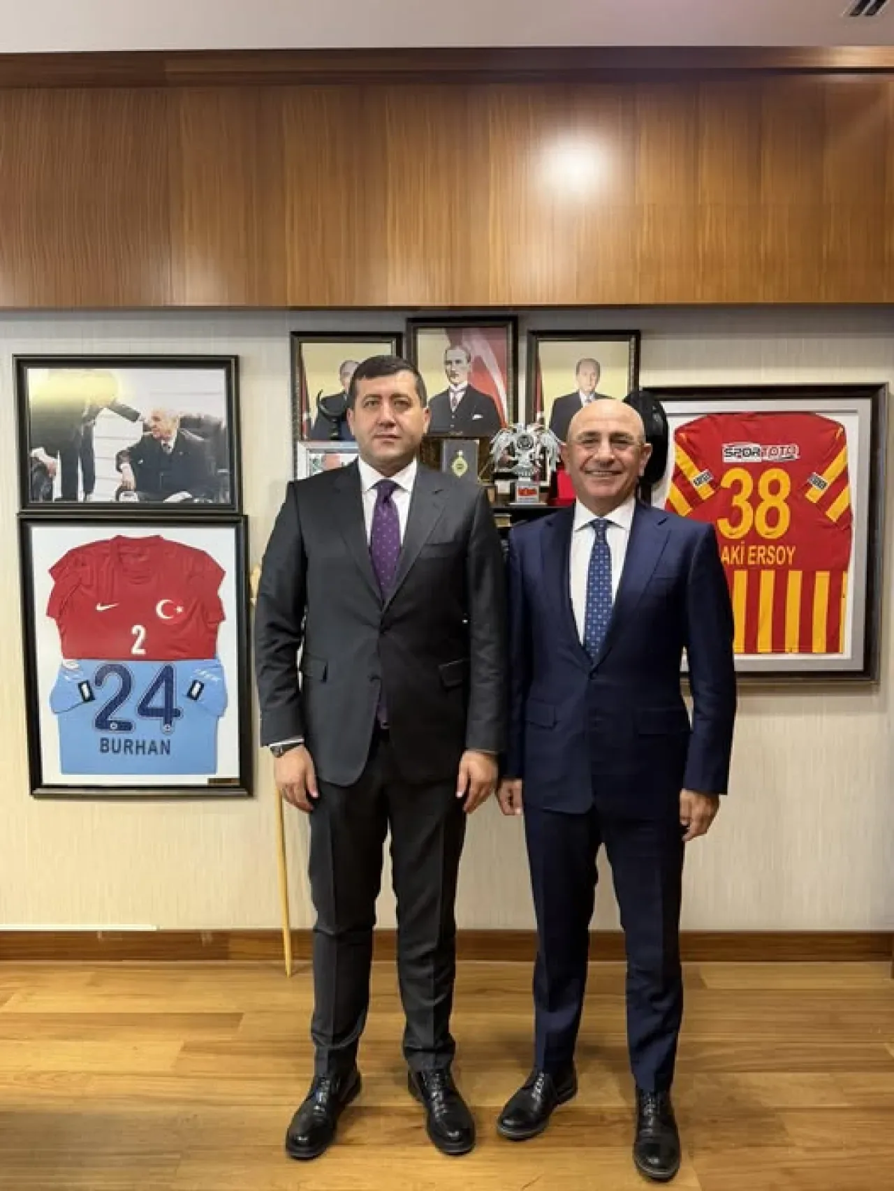 MHP'li Baki Ersoy, Fatih Karagümrük SK Başkanı'nı Ağırladı MHP'li Baki Ersoy, Fatih Karagümrük SK Başkanı'nı Ağırladı
