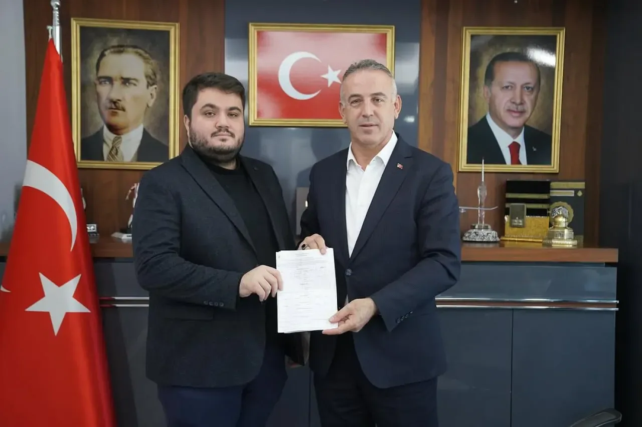 AK Parti Ümraniye'de Yeni Üye Kayıtlarına Yoğun İlgi AK Parti Ümraniye'de Yeni Üye Kayıtlarına Yoğun İlgi