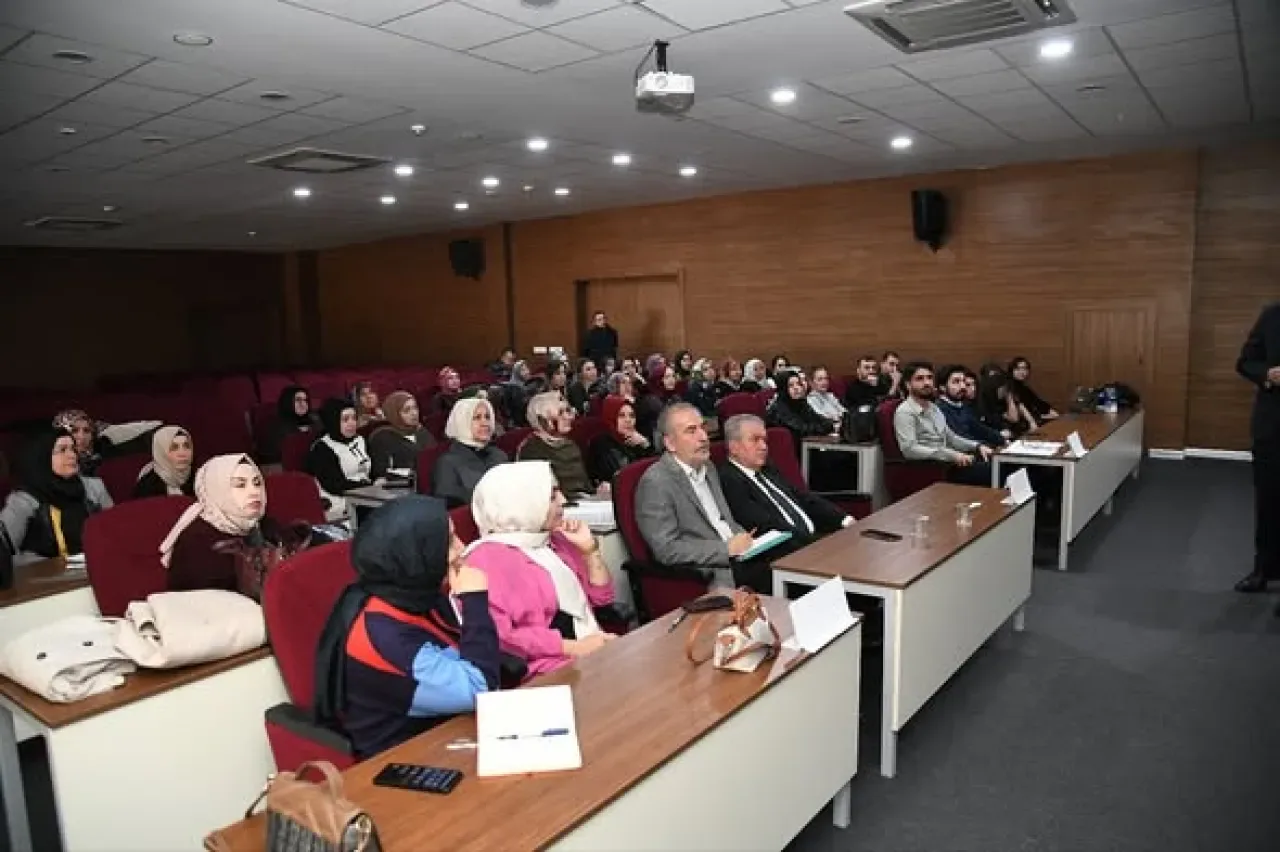 Pursaklar Belediyesi'nden Özel Eğitim İçin Öğretmenlere Seminer Pursaklar Belediyesi'nden Özel Eğitim İçin Öğretmenlere Seminer