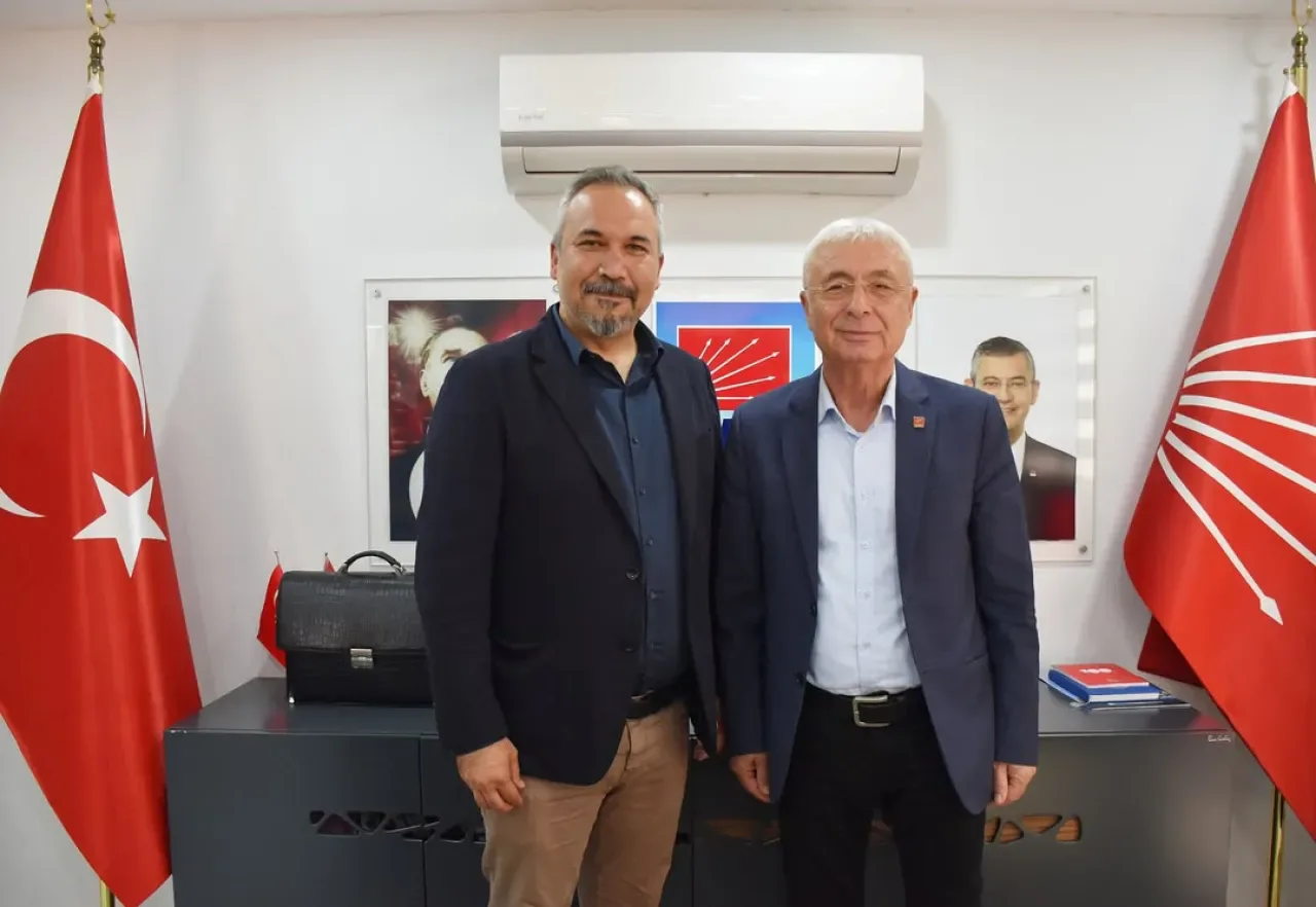 CHP Antalya İl Başkanı Nail Kamacı, Sendika Temsilcilerini Ağırladı CHP Antalya İl Başkanı Nail Kamacı, Sendika Temsilcilerini Ağırladı
