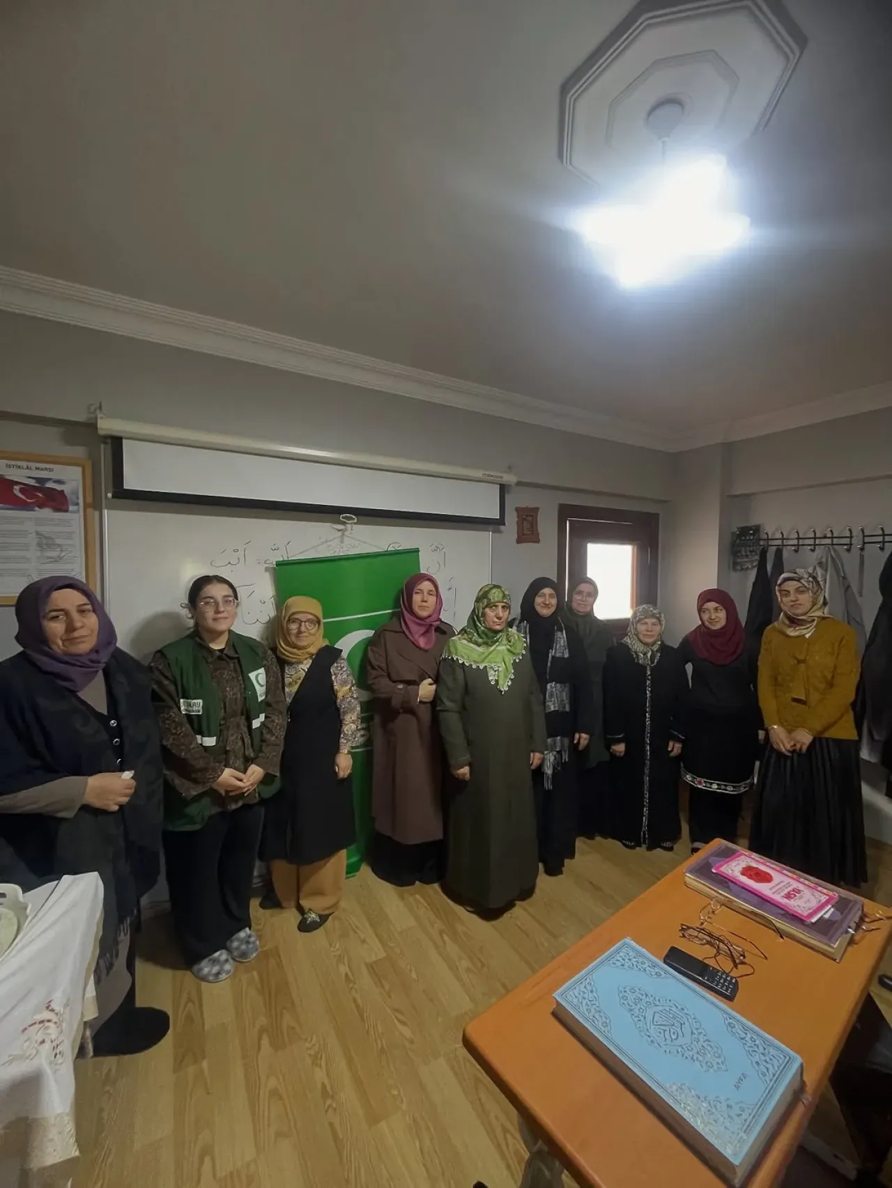 Yeşilay Eyüpsultan Şubesi, Mevlana Camii'nde Bağımlılıkla Mücadele Semineri Düzenledi Yeşilay Eyüpsultan Şubesi, Mevlana Camii'nde Bağımlılıkla Mücadele Semineri Düzenledi