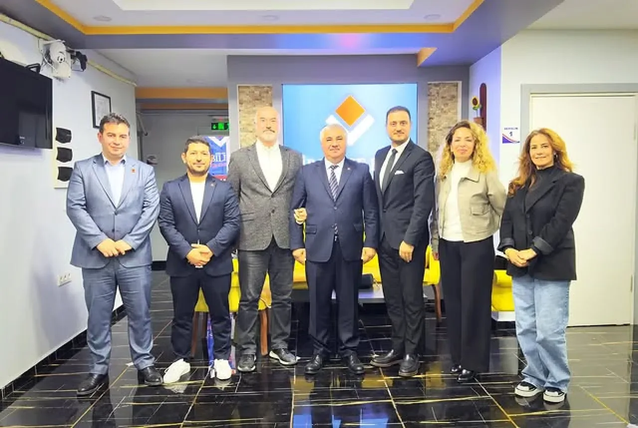 CHP Esenler'de Eğitim Odaklı Yeni Projeler Gündemde CHP Esenler'de Eğitim Odaklı Yeni Projeler Gündemde