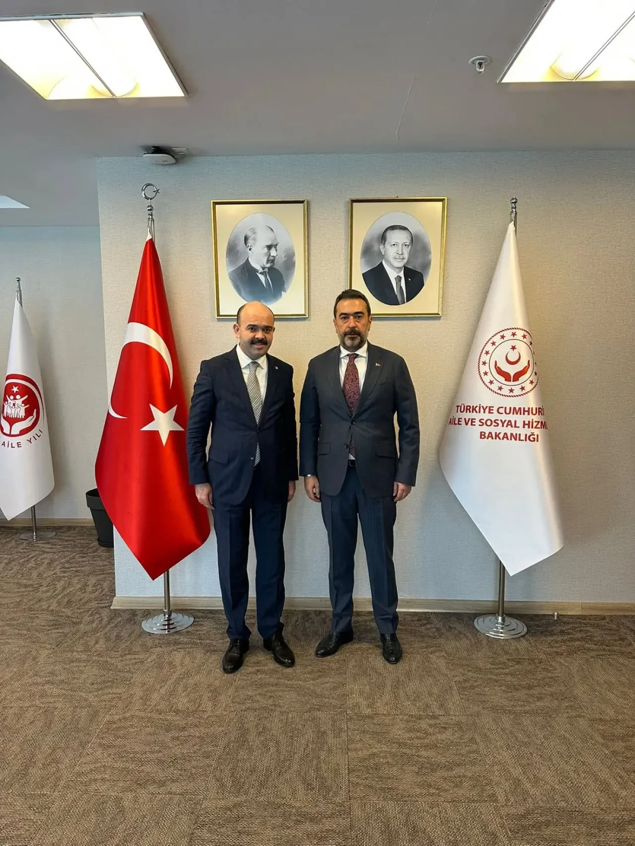 AK Parti Ankara İl Başkanı Hakan Hanozcan, Aile ve Sosyal Hizmetler Bakan Yardımcısı Adil Çalışkan'ı Ziyaret Etti AK Parti Ankara İl Başkanı Hakan Hanozcan, Aile ve Sosyal Hizmetler Bakan Yardımcısı Adil Çalışkan'ı Ziyaret Etti