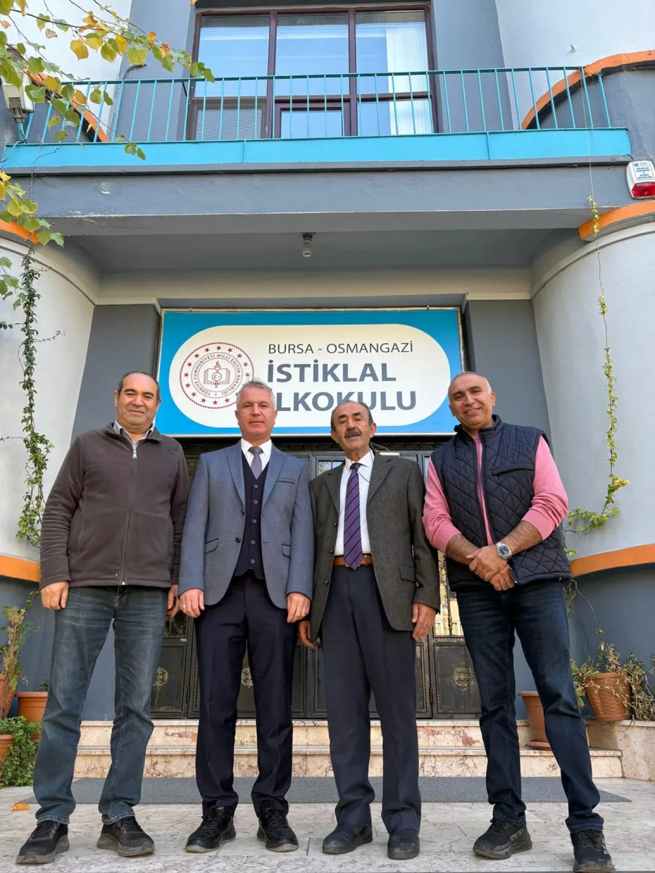 Bursa Osmangazi'de İlçe Milli Eğitim Müdürlüğü Okul Ziyaretleri Gerçekleştirdi Bursa Osmangazi'de İlçe Milli Eğitim Müdürlüğü Okul Ziyaretleri Gerçekleştirdi
