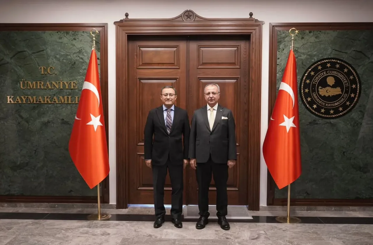 Kaymakam Abdullah UÇGUN, Ümraniye Kaymakamı Yüksel ÇELİK'i Ziyaret Etti Kaymakam Abdullah UÇGUN, Ümraniye Kaymakamı Yüksel ÇELİK'i Ziyaret Etti