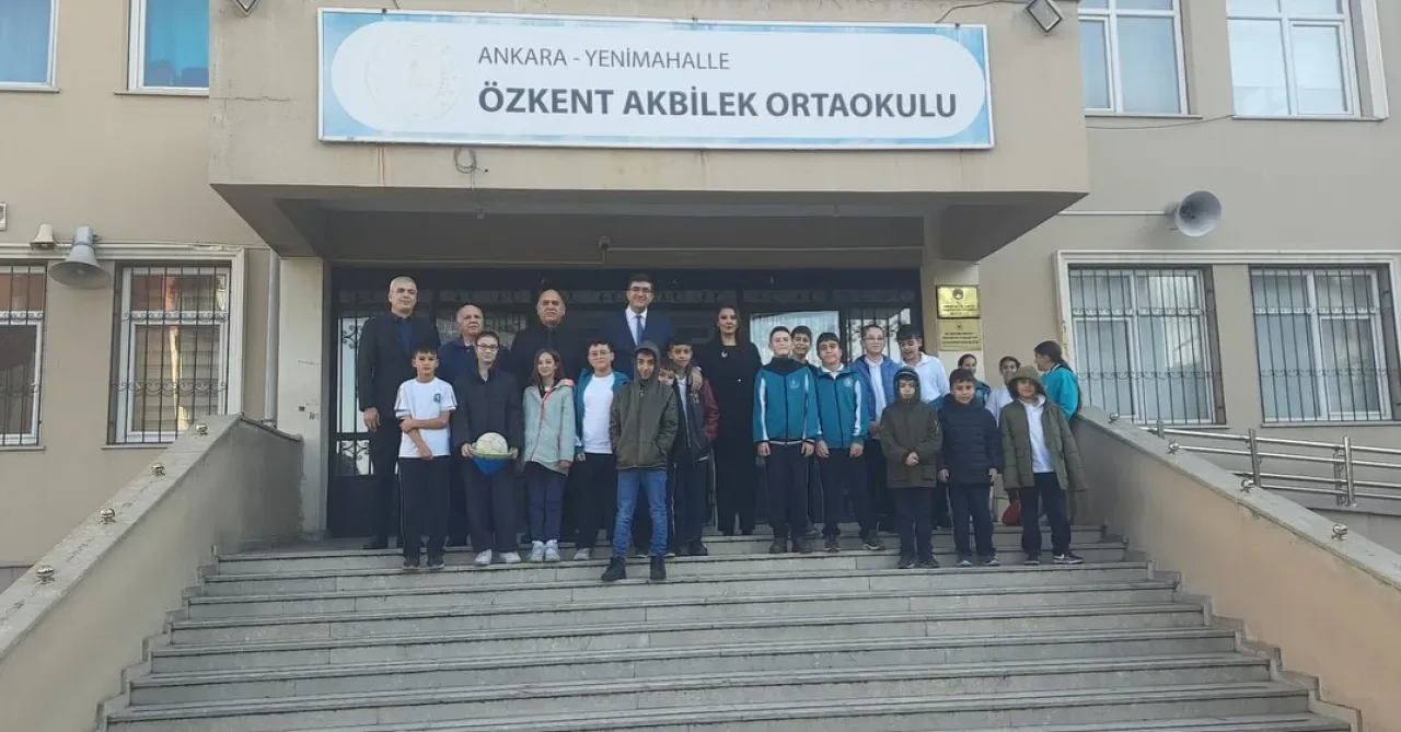 Yenimahalle İlçe Milli Eğitim Müdürü Özkent Akbilek Ortaokulunu Ziyaret Etti Yenimahalle İlçe Milli Eğitim Müdürü Özkent Akbilek Ortaokulunu Ziyaret Etti