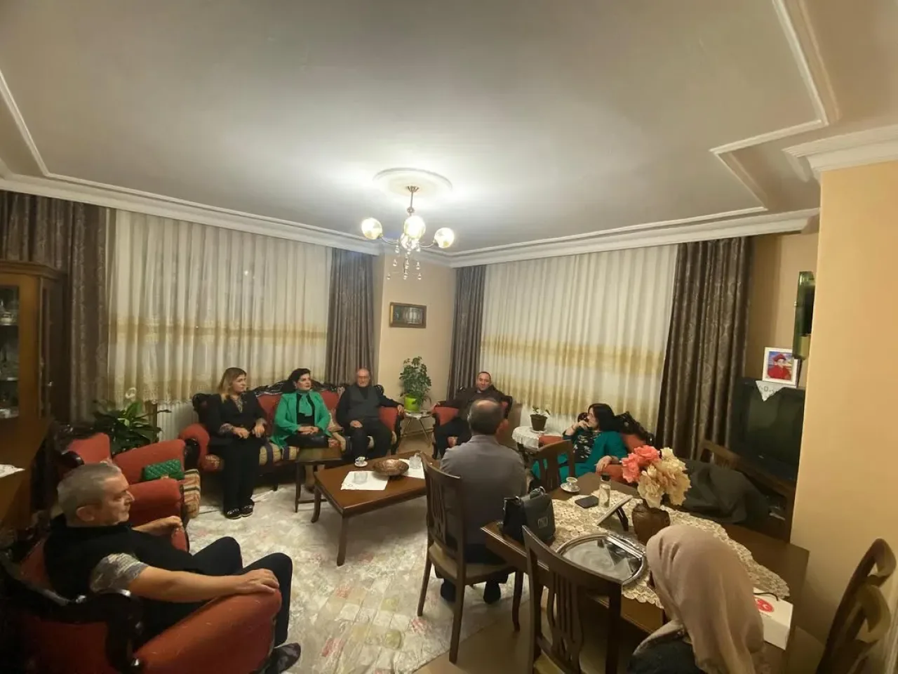 MHP Maltepe İlçe Başkanlığı'ndan Mahalle Ziyareti MHP Maltepe İlçe Başkanlığı'ndan Mahalle Ziyareti