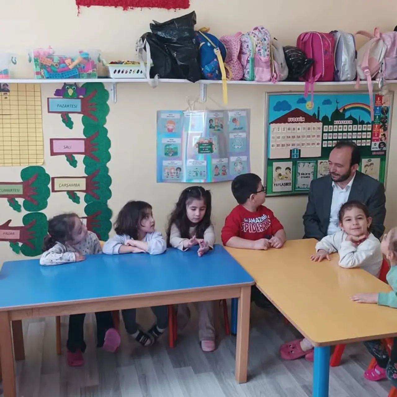 Sarıyer Müftüsü, Dostevler 4-6 Yaş Kur'an Kursu'nda Minik Öğrencilerle Buluştu Sarıyer Müftüsü, Dostevler 4-6 Yaş Kur'an Kursu'nda Minik Öğrencilerle Buluştu