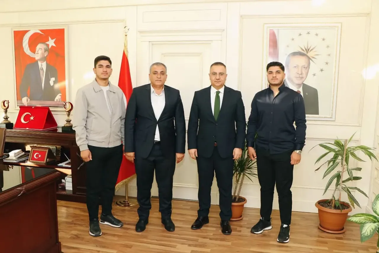 Sancaktepe Kaymakamlığı'na Uludere'den Hürmet Ziyareti Sancaktepe Kaymakamlığı'na Uludere'den Hürmet Ziyareti