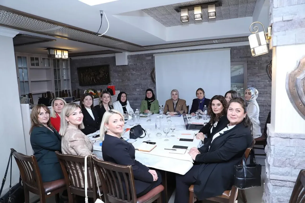 AK Parti İstanbul Milletvekili Tuğba Işık Ercan, Çanakkale'de Bölge İstişare Toplantısına Katıldı AK Parti İstanbul Milletvekili Tuğba Işık Ercan, Çanakkale'de Bölge İstişare Toplantısına Katıldı