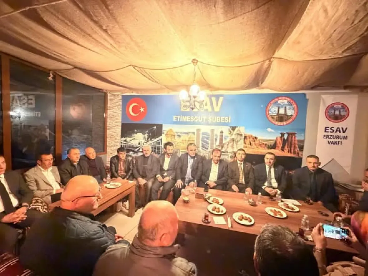 MHP'li İsmiyle Erzurum Vakfı Ziyareti ve Sosyal Sorumluluk Vurgusu MHP'li İsmiyle Erzurum Vakfı Ziyareti ve Sosyal Sorumluluk Vurgusu