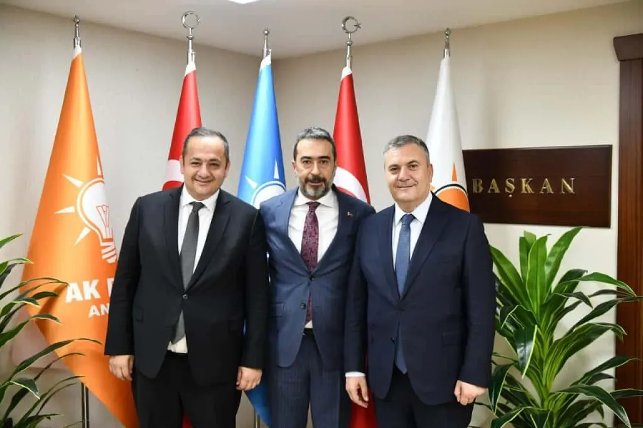 Çubuk Belediye Başkanı Baki Demirbaş'tan AK Parti Ankara İl Başkanlığına Ziyaret Çubuk Belediye Başkanı Baki Demirbaş'tan AK Parti Ankara İl Başkanlığına Ziyaret