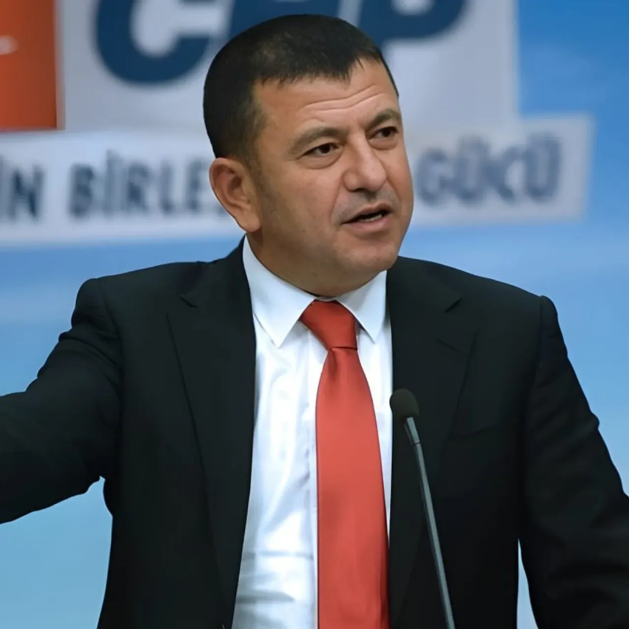CHP'li Ağbaba'dan Hükümete Sert Tepki: "Bir Taraftan Öcalan'la Görüşüyor, Diğer Taraftan CHP'ye Savaş Açıyorsunuz" CHP'li Ağbaba'dan Hükümete Sert Tepki: "Bir Taraftan Öcalan'la Görüşüyor, Diğer Taraftan CHP'ye Savaş Açıyorsunuz"