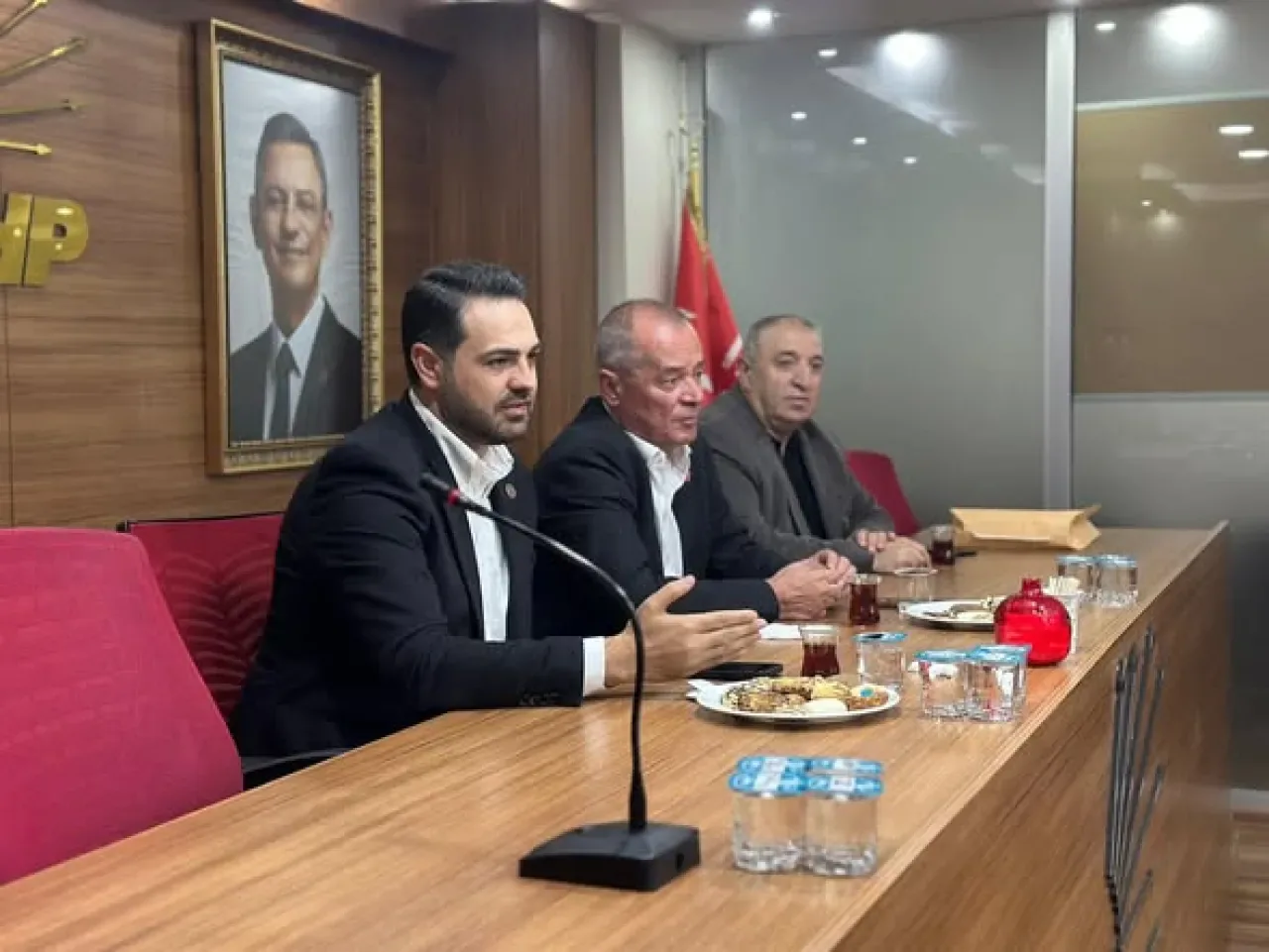 CHP'de İlçe Başkanları Buluşması: Beylikdüzü ve Arnavutköy Yönetimleri Bir Araya Geldi CHP'de İlçe Başkanları Buluşması: Beylikdüzü ve Arnavutköy Yönetimleri Bir Araya Geldi