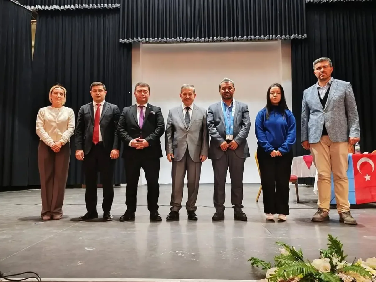 Elmadağ'da Doğu Türkistan İçin Anlamlı Söyleşi Elmadağ'da Doğu Türkistan İçin Anlamlı Söyleşi
