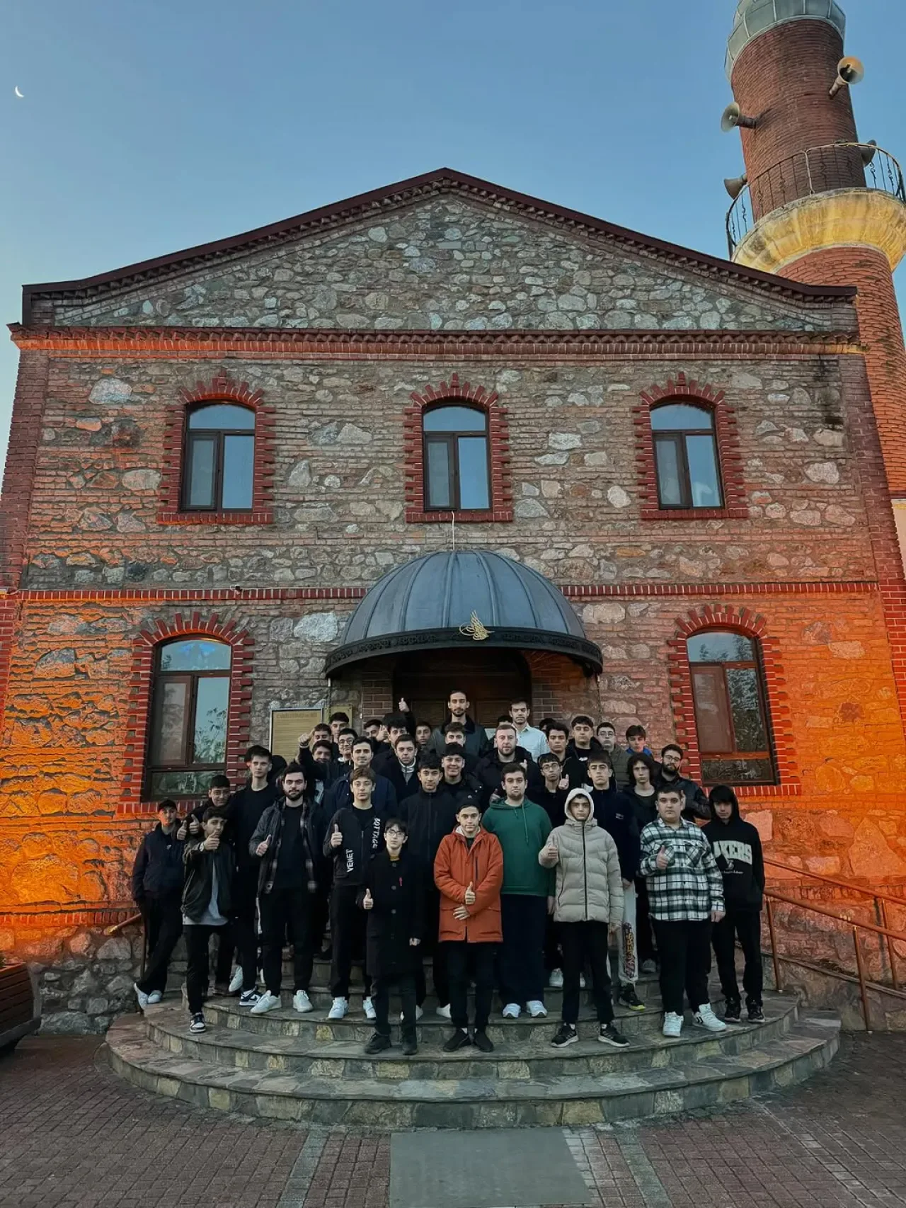 Anadolu Gençlik Derneği Bağcılar Şubesinden Hikmetiye Camii'nde Buluşma Anadolu Gençlik Derneği Bağcılar Şubesinden Hikmetiye Camii'nde Buluşma