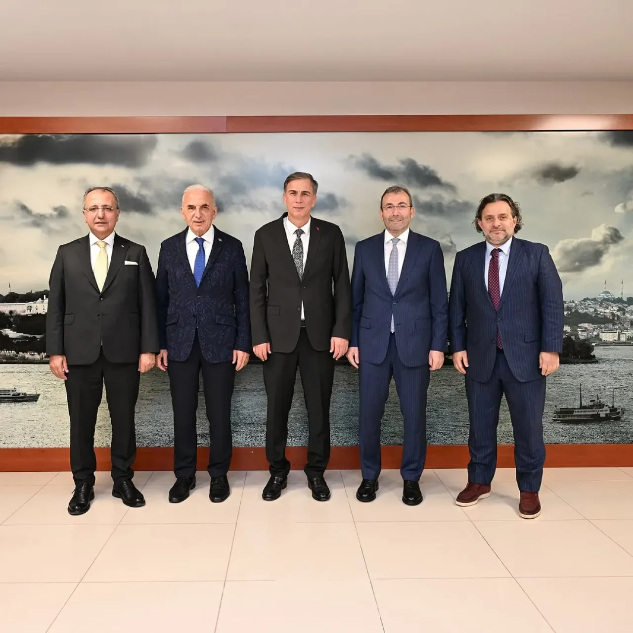 Ümraniye Belediye Başkanı'ndan Adalet Komisyonu Ziyareti Ümraniye Belediye Başkanı'ndan Adalet Komisyonu Ziyareti