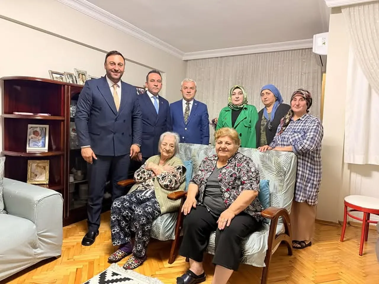 MHP Pendik İlçe Teşkilatından Yenişehir Mahallesi'nde Vatandaş Ziyareti MHP Pendik İlçe Teşkilatından Yenişehir Mahallesi'nde Vatandaş Ziyareti