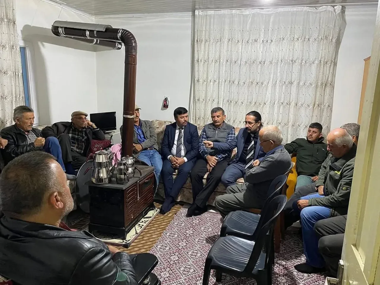 MHP'li Yerel Yöneticilerden Mahalle Ziyaretleri MHP'li Yerel Yöneticilerden Mahalle Ziyaretleri