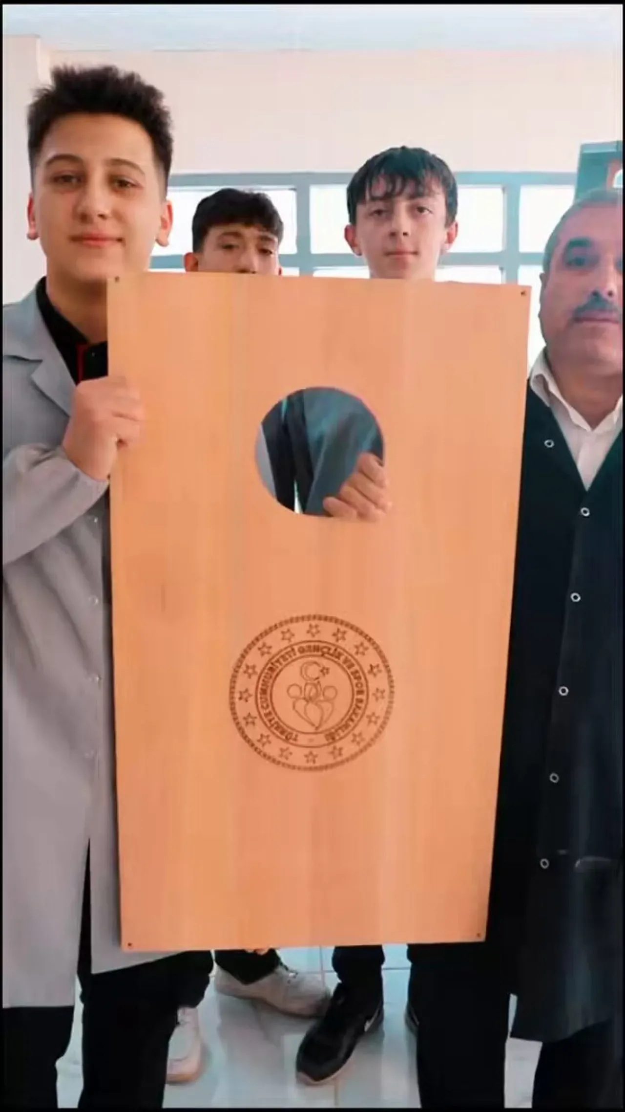 Mesleki Teknik Eğitimde Ahilik Geleneği ve Milli Üretim Hamlesi Mesleki Teknik Eğitimde Ahilik Geleneği ve Milli Üretim Hamlesi