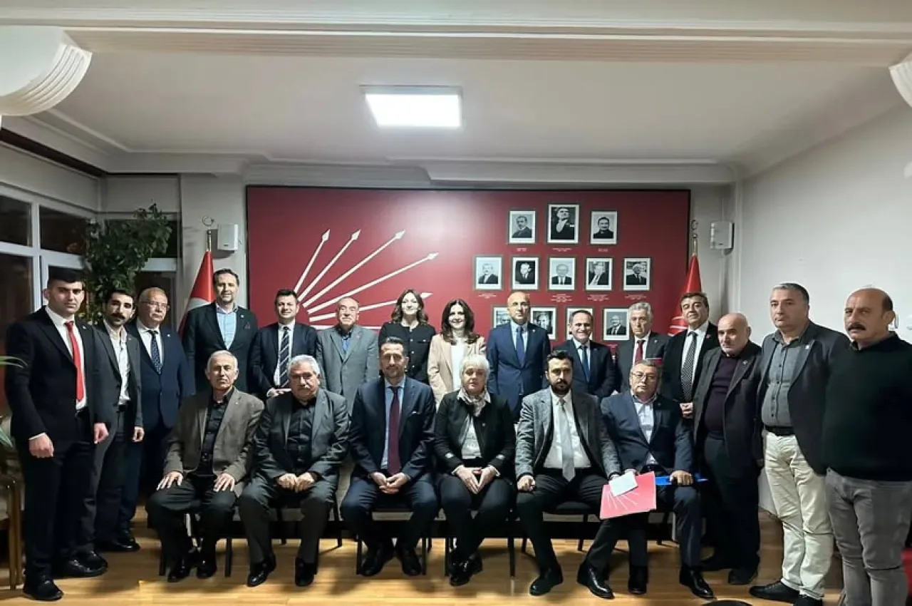 CHP'li Aşkın Genç, Parti Üst Düzey Yetkililerini Kayseri'de Ağırladı CHP'li Aşkın Genç, Parti Üst Düzey Yetkililerini Kayseri'de Ağırladı