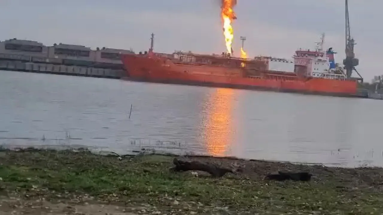Rusya'nın Odesa Saldırısında Türk Gaz Tankeri Hasar Gördü, Romanya Tahliyeye Başladı Rusya'nın Odesa Saldırısında Türk Gaz Tankeri Hasar Gördü, Romanya Tahliyeye Başladı
