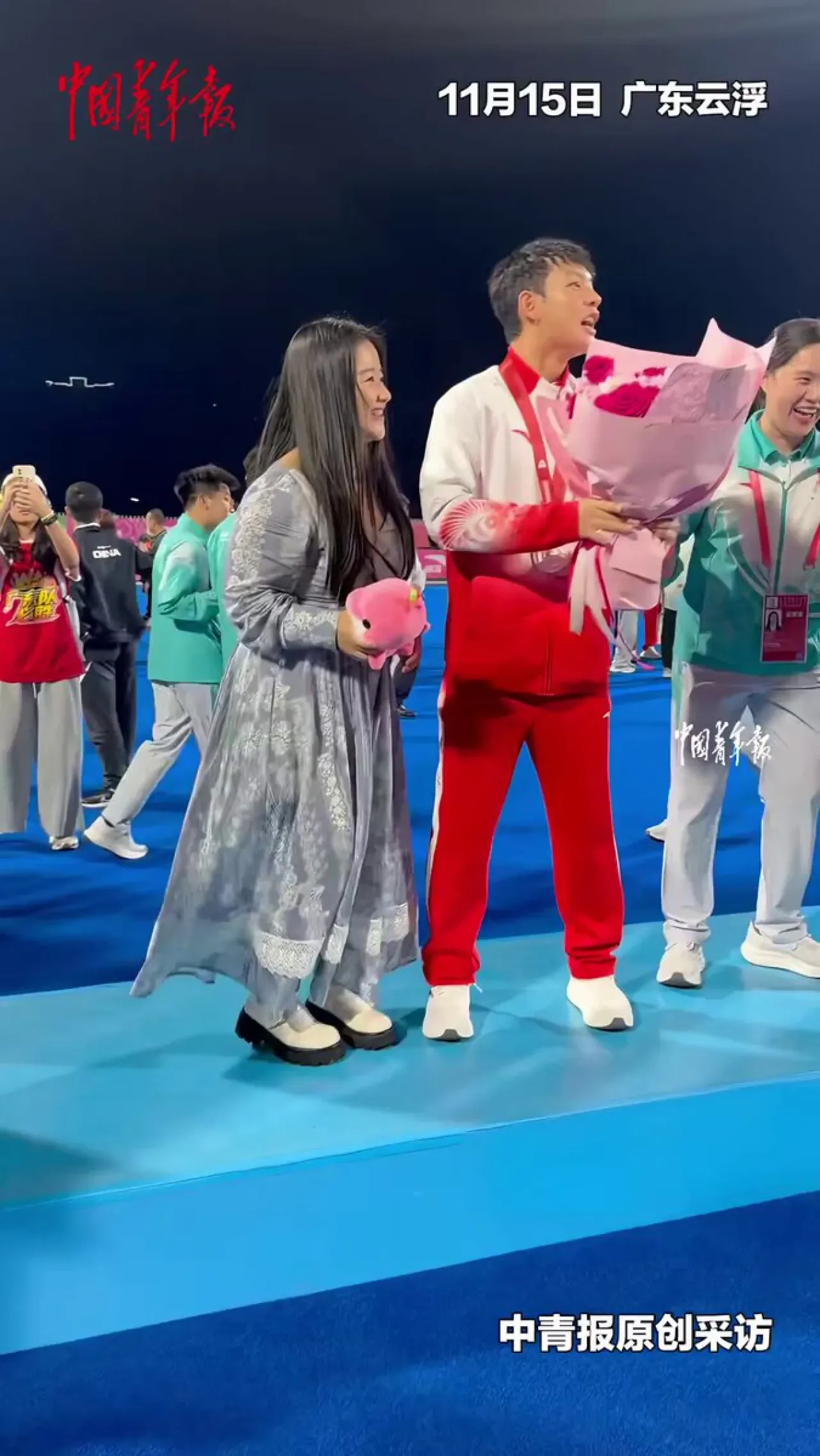Milli Oyunlar'da Hokey Finali ve Romantik Evlilik Teklifi Milli Oyunlar'da Hokey Finali ve Romantik Evlilik Teklifi