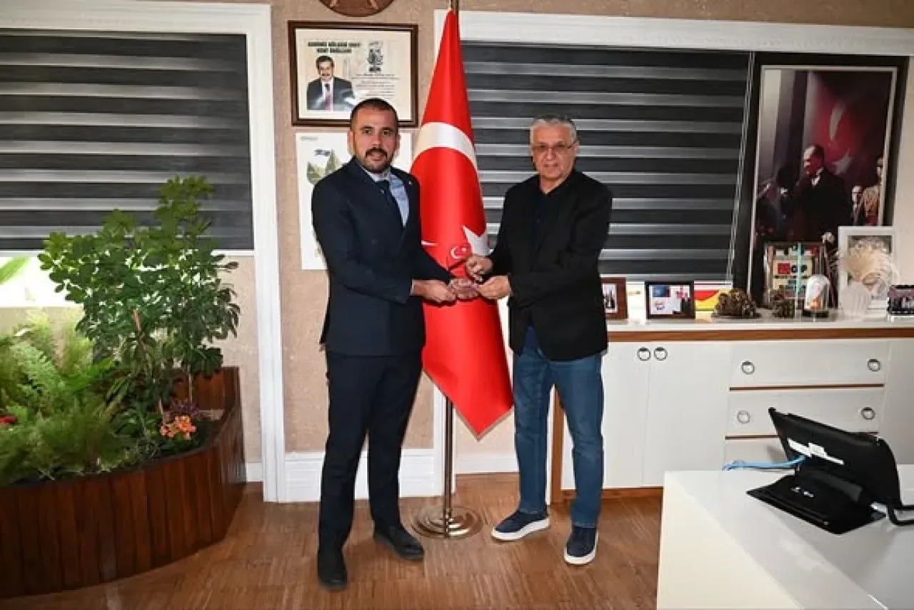 İYİ Partili Heyetten Kemer Belediye Başkanı Necati Topaloğlu'na Nezaket Ziyareti İYİ Partili Heyetten Kemer Belediye Başkanı Necati Topaloğlu'na Nezaket Ziyareti
