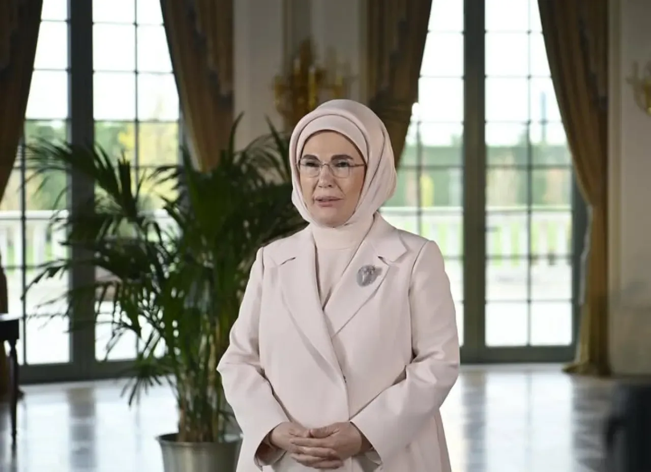 Emine Erdoğan'dan Büyüyen Avrupa 2025 Zirvesi'ne Video Mesaj Emine Erdoğan'dan Büyüyen Avrupa 2025 Zirvesi'ne Video Mesaj