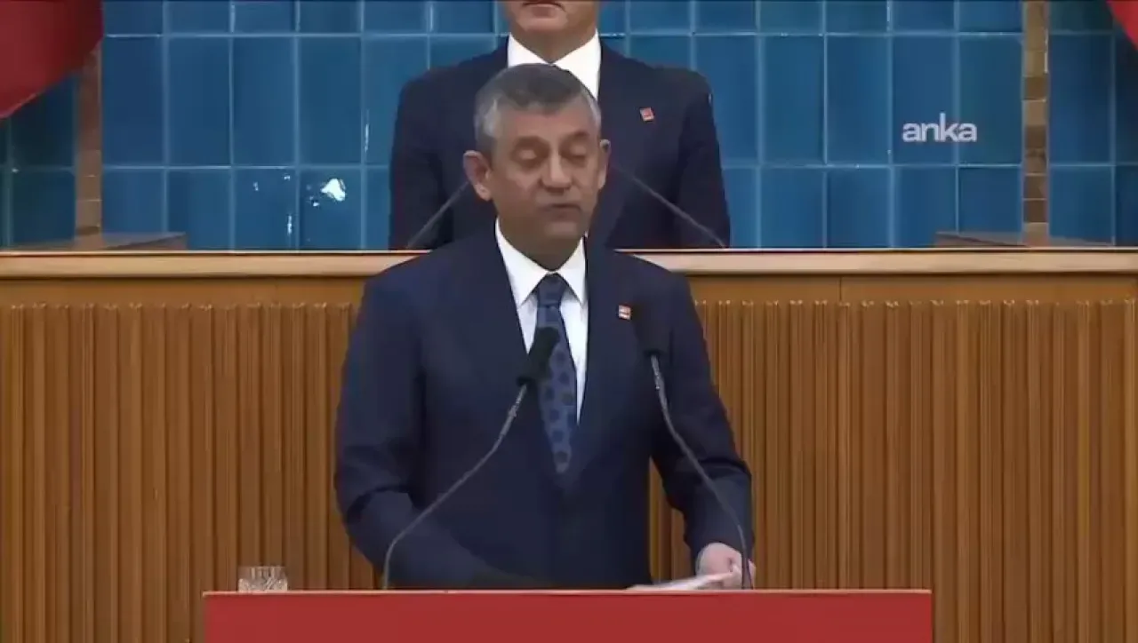 CHP Lideri Özel'den "Kara Düzen A.Ş." Eleştirisi CHP Lideri Özel'den "Kara Düzen A.Ş." Eleştirisi