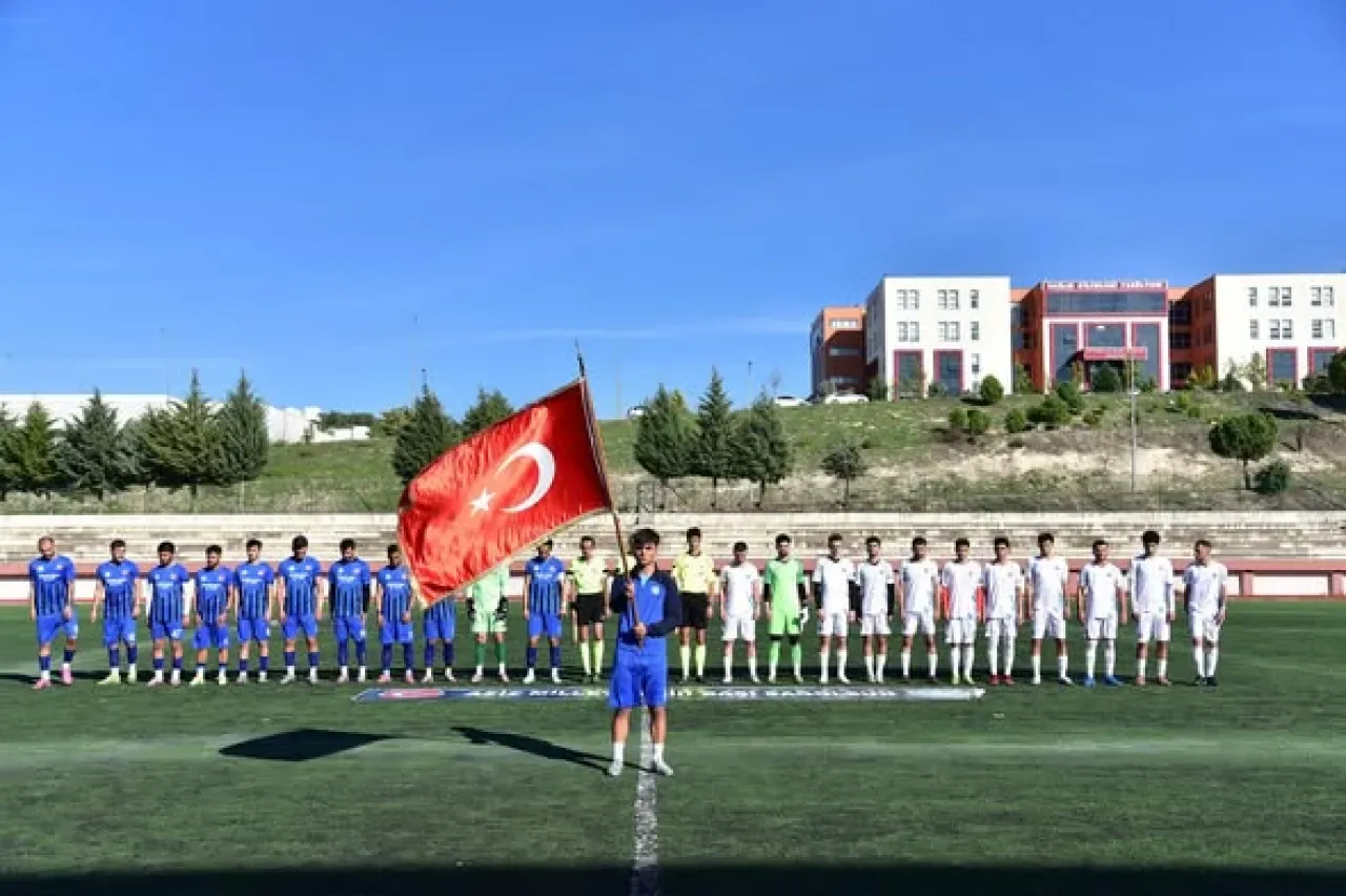 Balıkesir Üniversitesi'nde Ünilig Futbol Eleme Grubu Heyecanı Balıkesir Üniversitesi'nde Ünilig Futbol Eleme Grubu Heyecanı